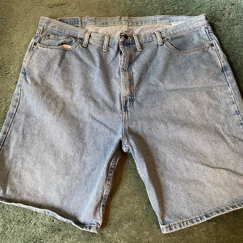 Men’s relaxed fit jean shorts